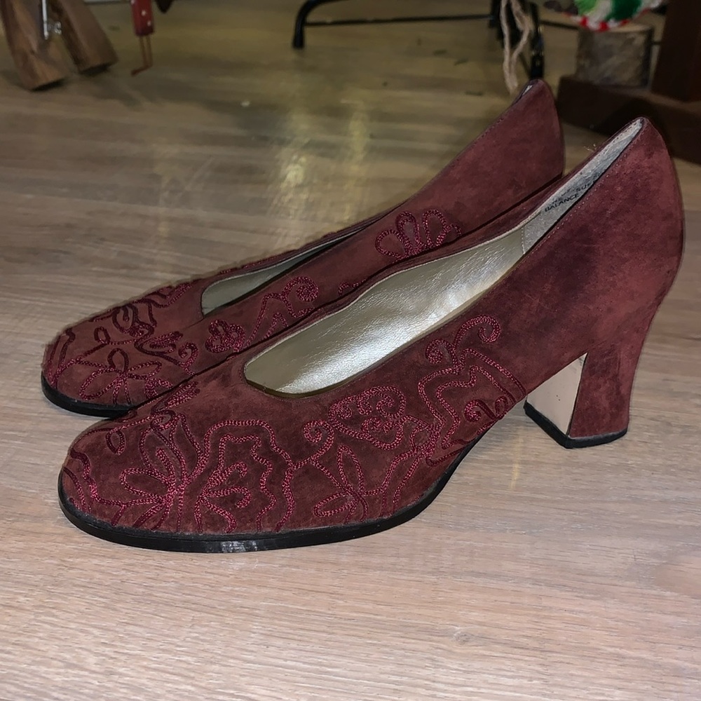 Carriage Court vintage Emily red leather embroidery block heels